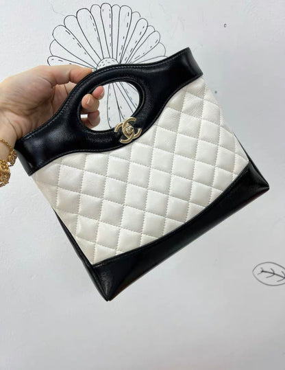 CHANEL 24B MINI 31 BAG PATENT BLACK/WHITE LGHW (MICROCHIP)