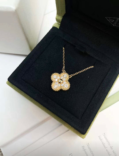 Van Cleef & Arpels Vintage Alhambra Pendant in gold full diamond