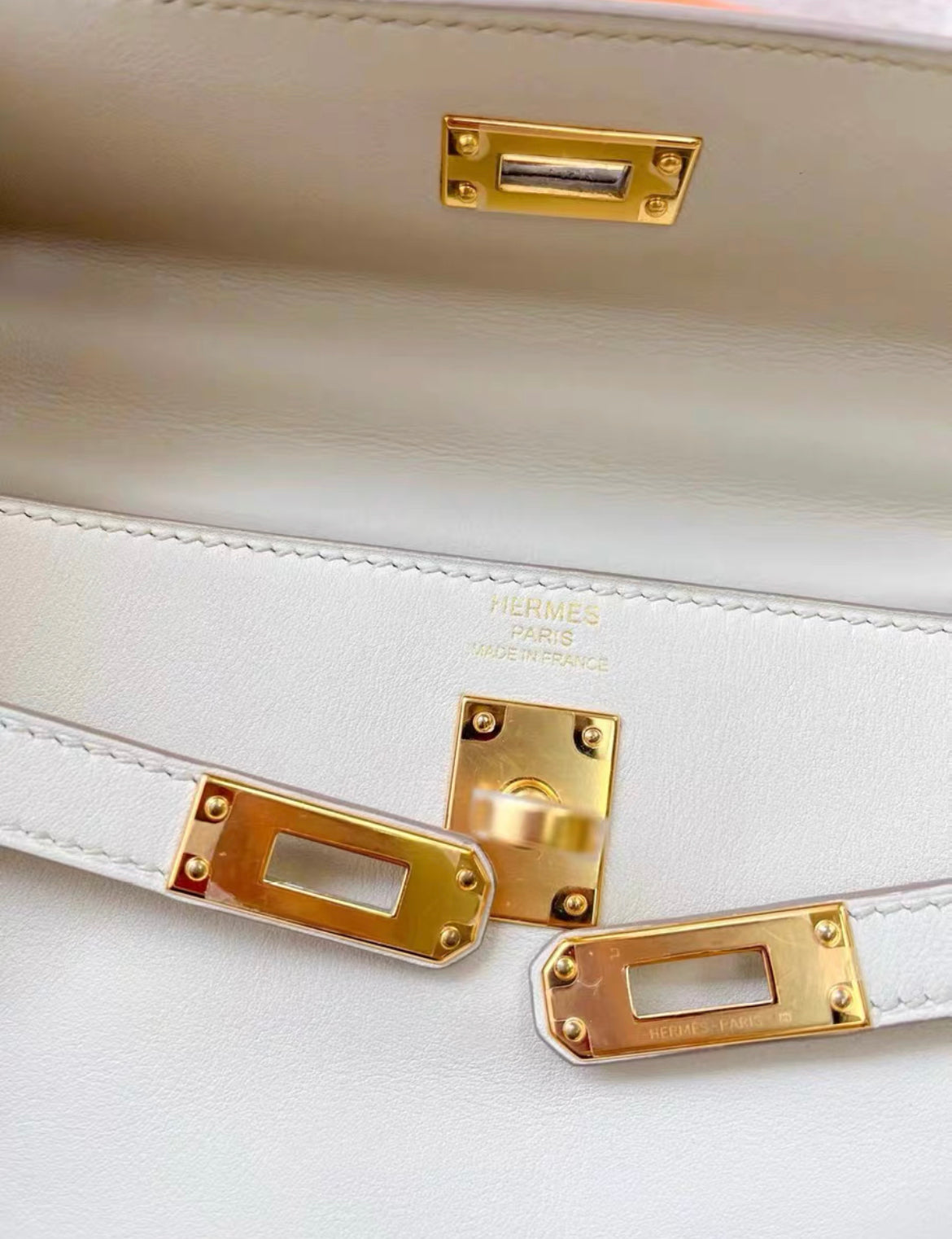 Hermès Kelly Retourne 25 Nata Swift Gold Hardware