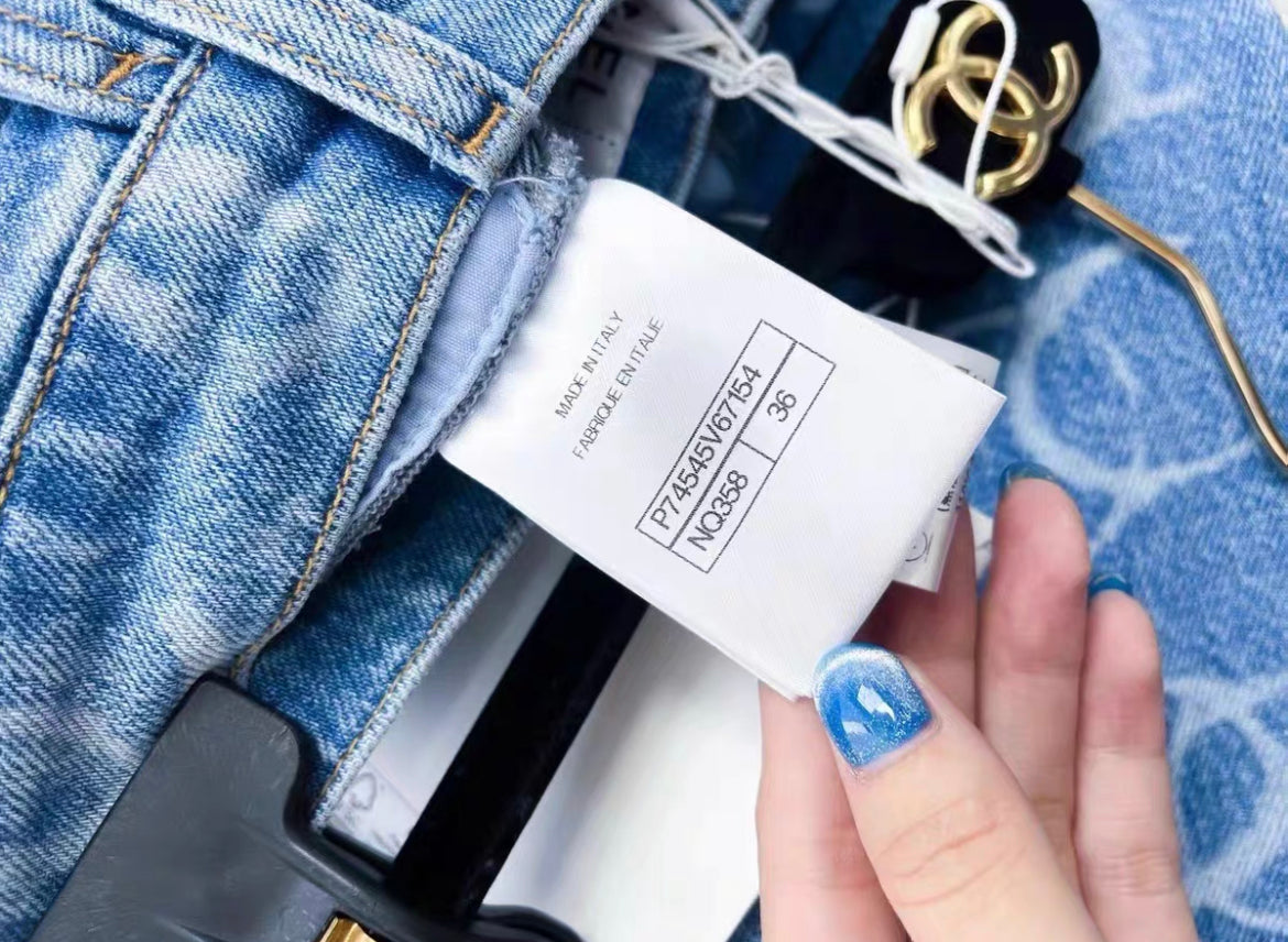 CHANEL 23B Logo Denim Sequin Pocket Jeans size 36 – Wararni.com