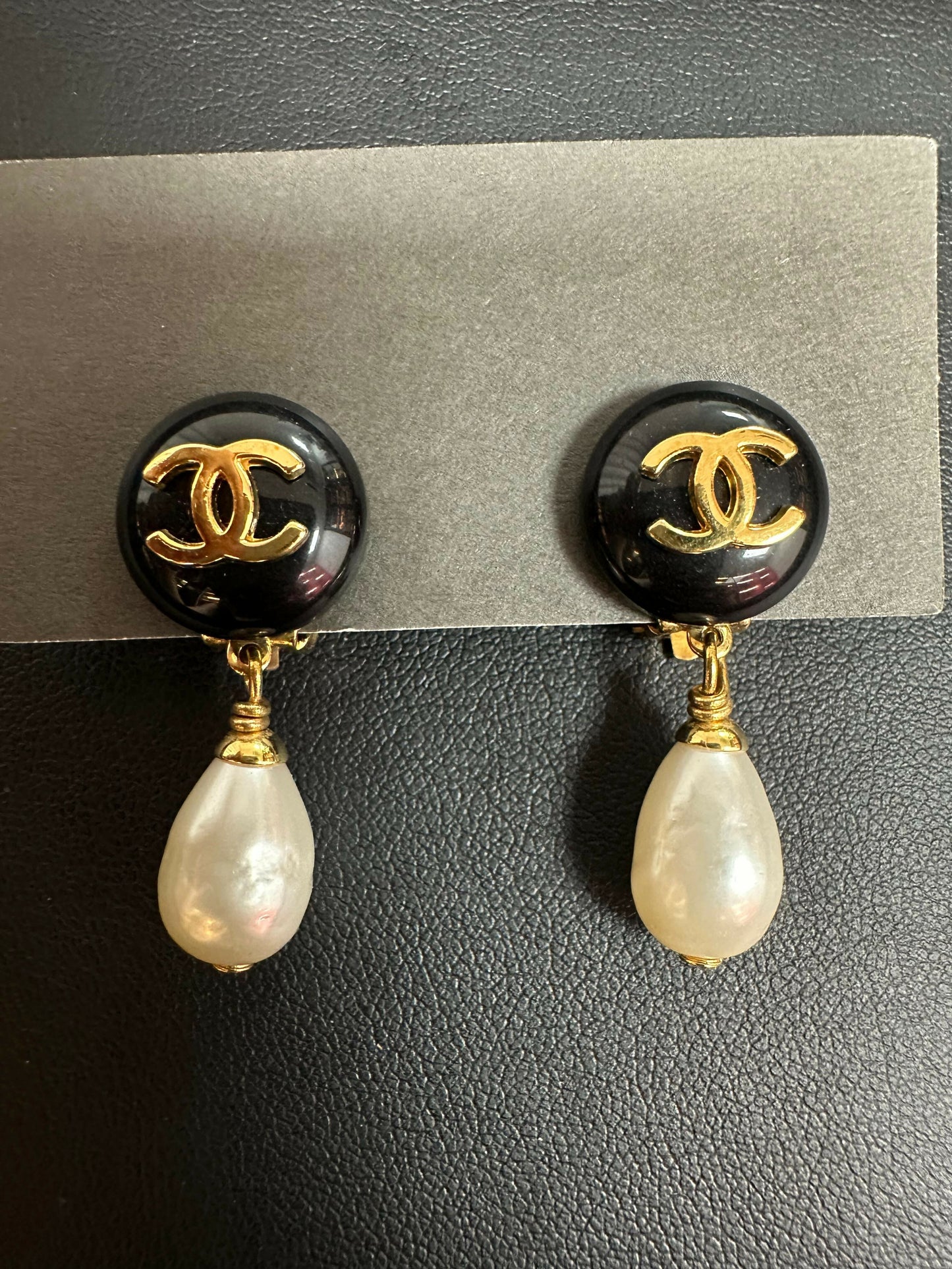 Chanel Vintage 96C Imitation Pearl & Resin Blush Black Bean Clip-on Earrings