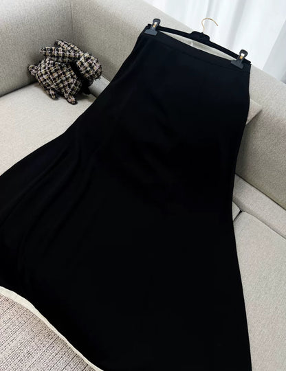 Chanel 25A Black & Ecru Skirt