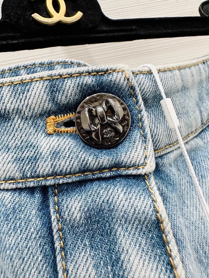 Chanel 25k blue denim skirt with a bow