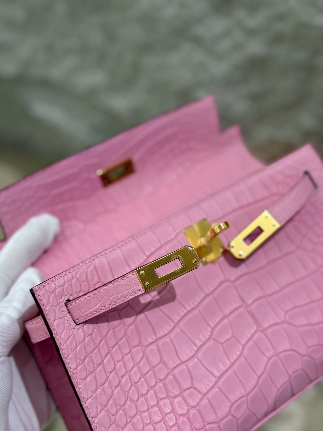 Hermès Kelly Pochette Pink Bubblegum 5P Matte alligator Leather Gold Hardware