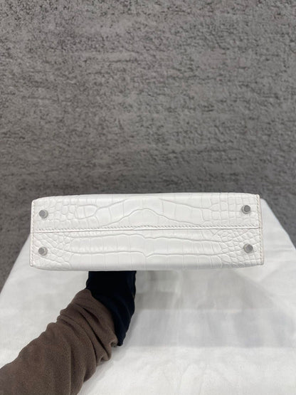 Hermès Kelly Sellier 20 Creme Chantilly Matte Alligator Palladium Hardware