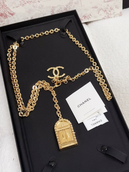 Chanel 22A gold doorplate double C waist chain