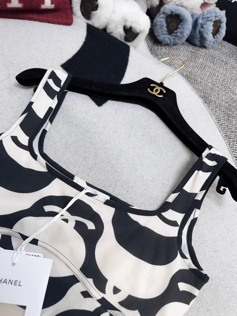 Chanel 21p bra top in wavy stripes