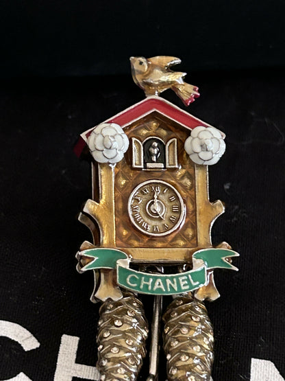 Chanel Métiers d'Art 2015 Salzburg Runway brooch