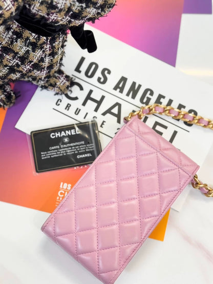 Chanel, Spring/Summer 2022, pink quilted gold-buckled chain phone bag/crossbody bag,