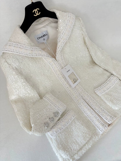 Chanel 22C White Sequined tweed Jacket