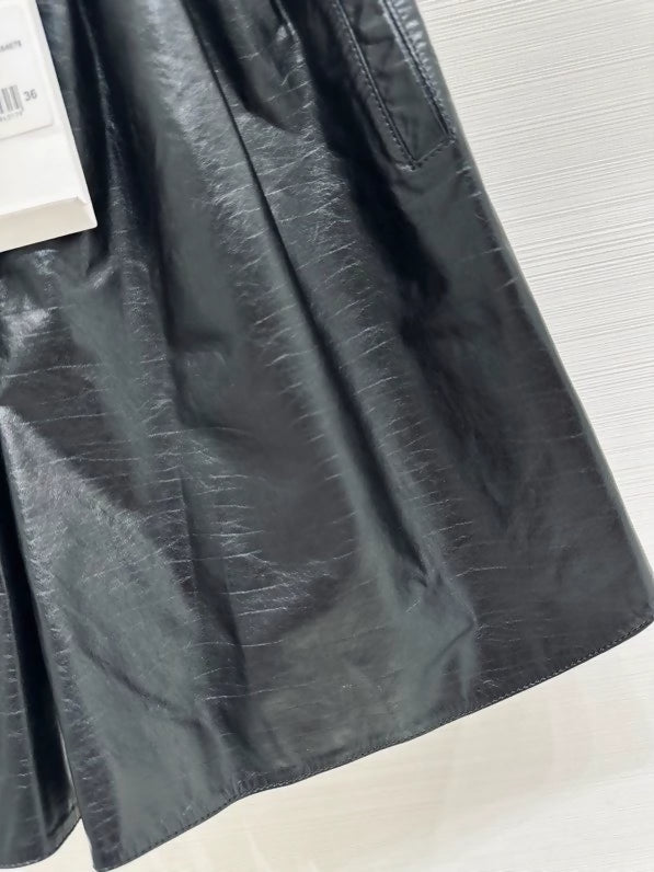 Chanel runway style black and white lambskin high-waisted shorts, F36