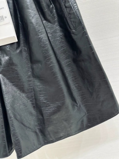 Chanel runway style black and white lambskin high-waisted shorts, F36