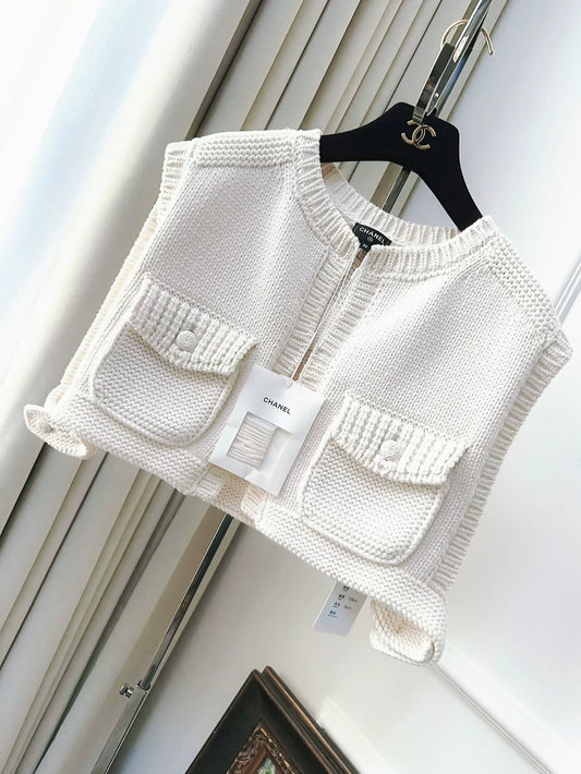 Chanel 25A off-white vest