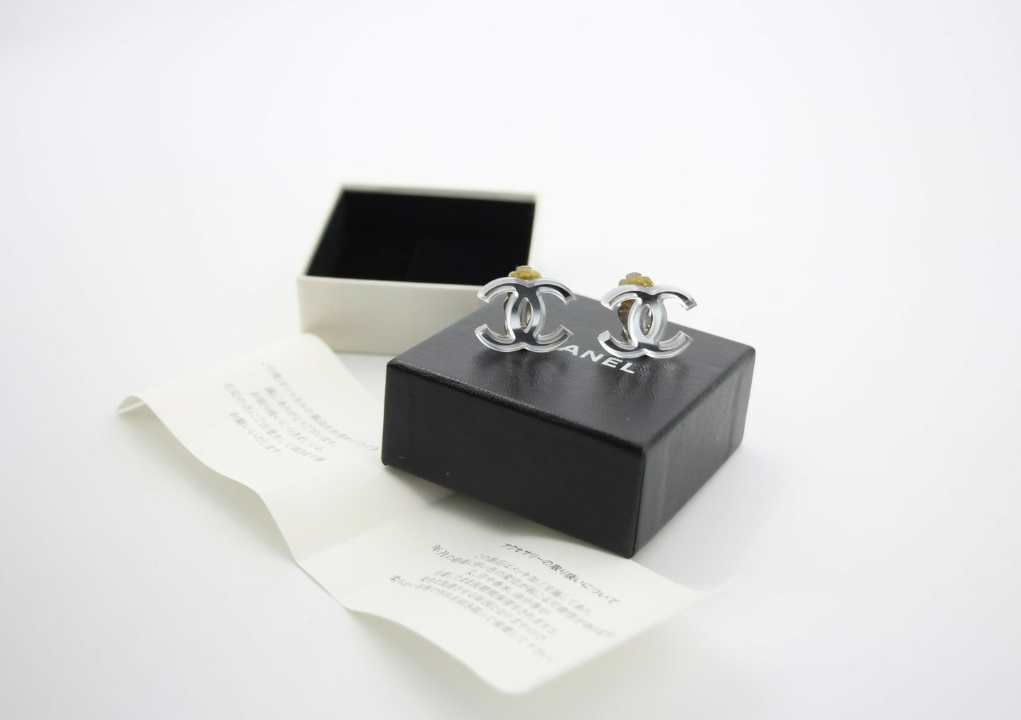 Chanel Vintage 03C Mirror Silver CC Clip-on Earrings