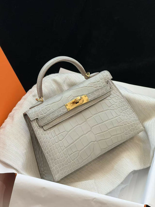 Hermès Mini Kelly 20 Gris Perle Matte Alligator Mississippiensis with Gold Hardware