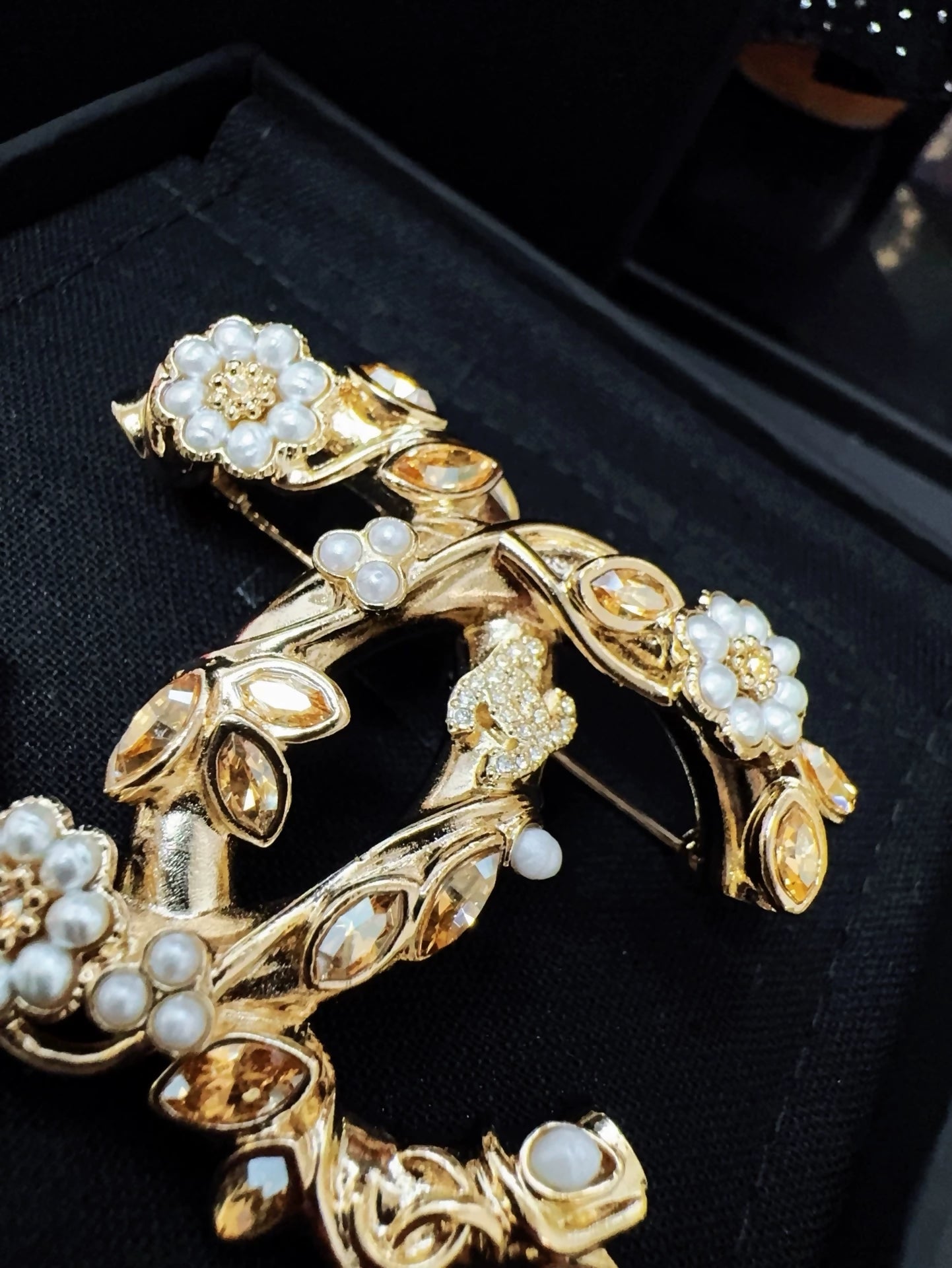 Chanel 22k light gold flower double C large brooch