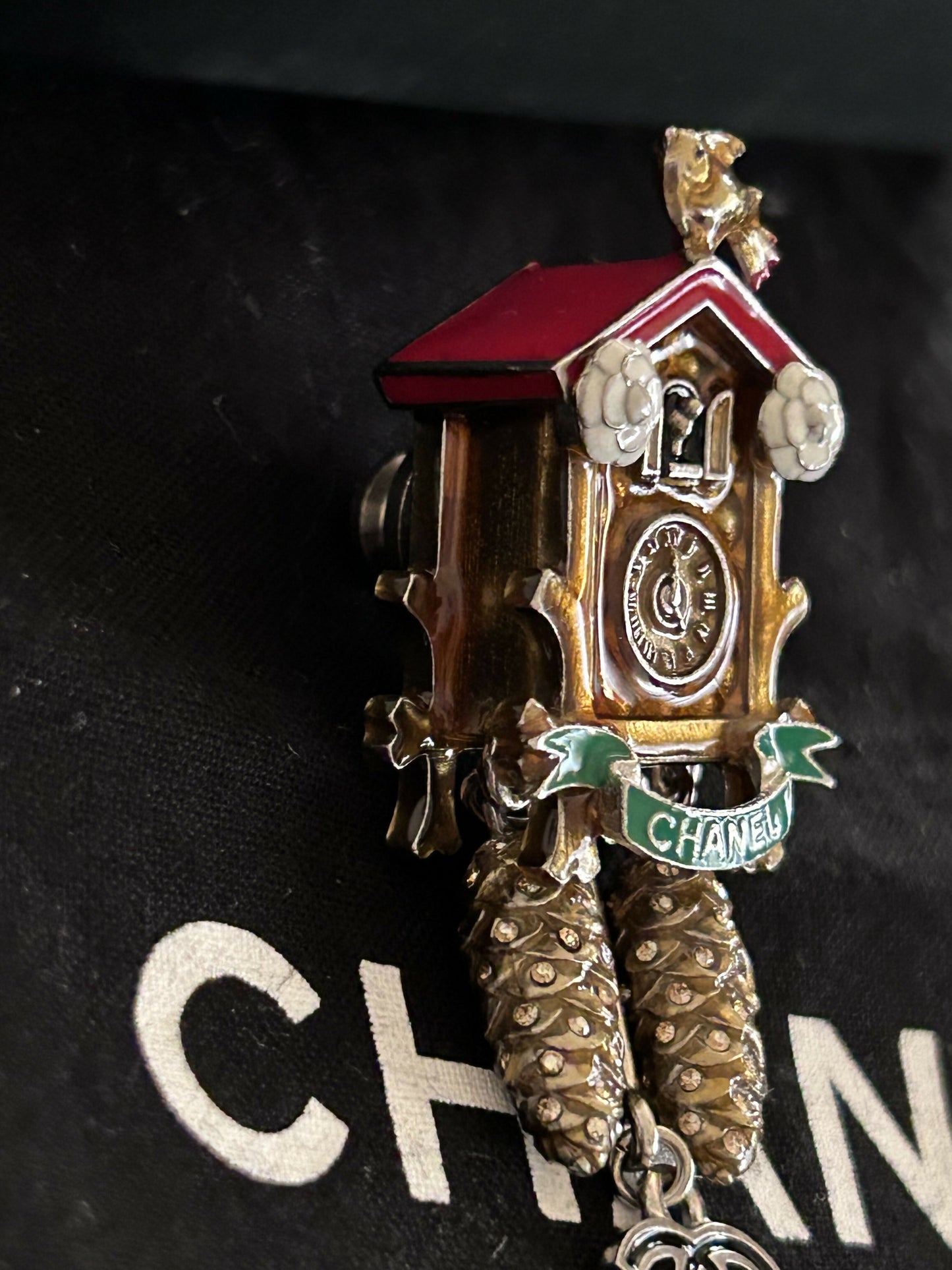 Chanel Métiers d'Art 2015 Salzburg Runway brooch