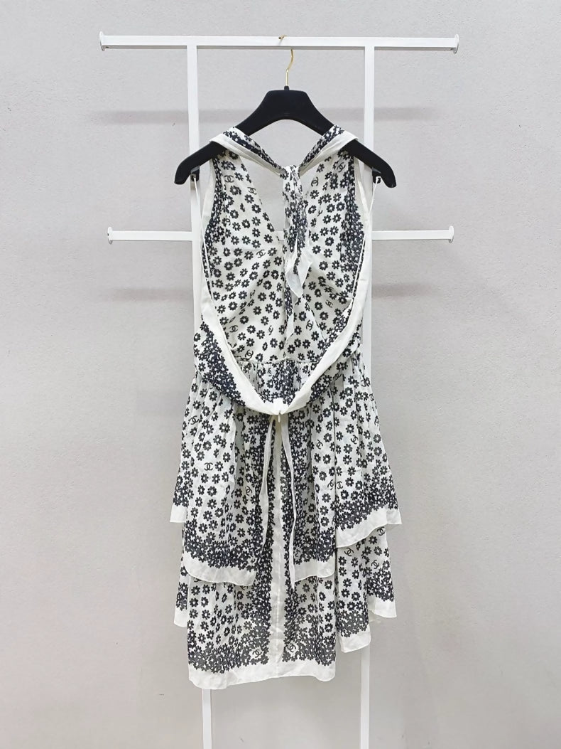 Chanel 22P black and white floral print dress