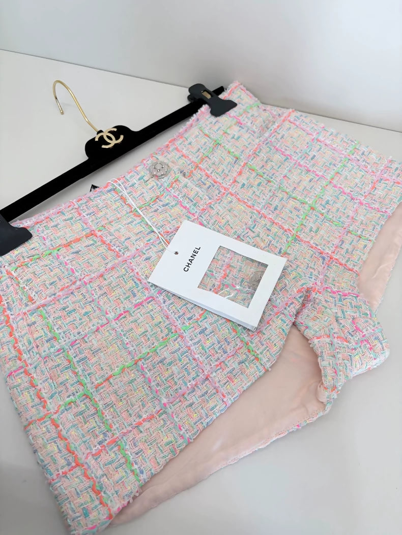 Chanel 24C oink multicolour tweed Shorts