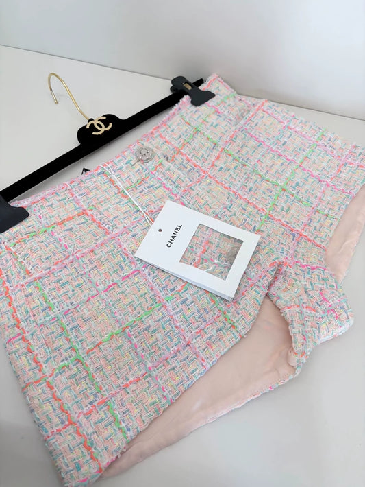 Chanel 24C oink multicolour tweed Shorts