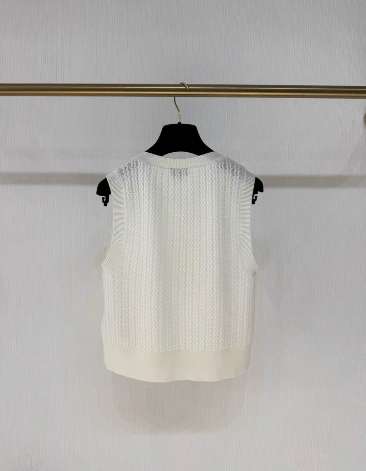 Chanel 24B white cashmere top size 36