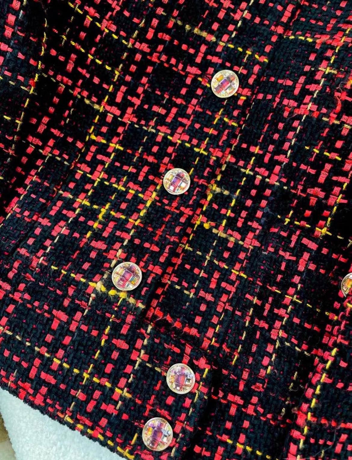 Chanel 22K red, black & yellow tweed jacket size 40 – Wararni.com