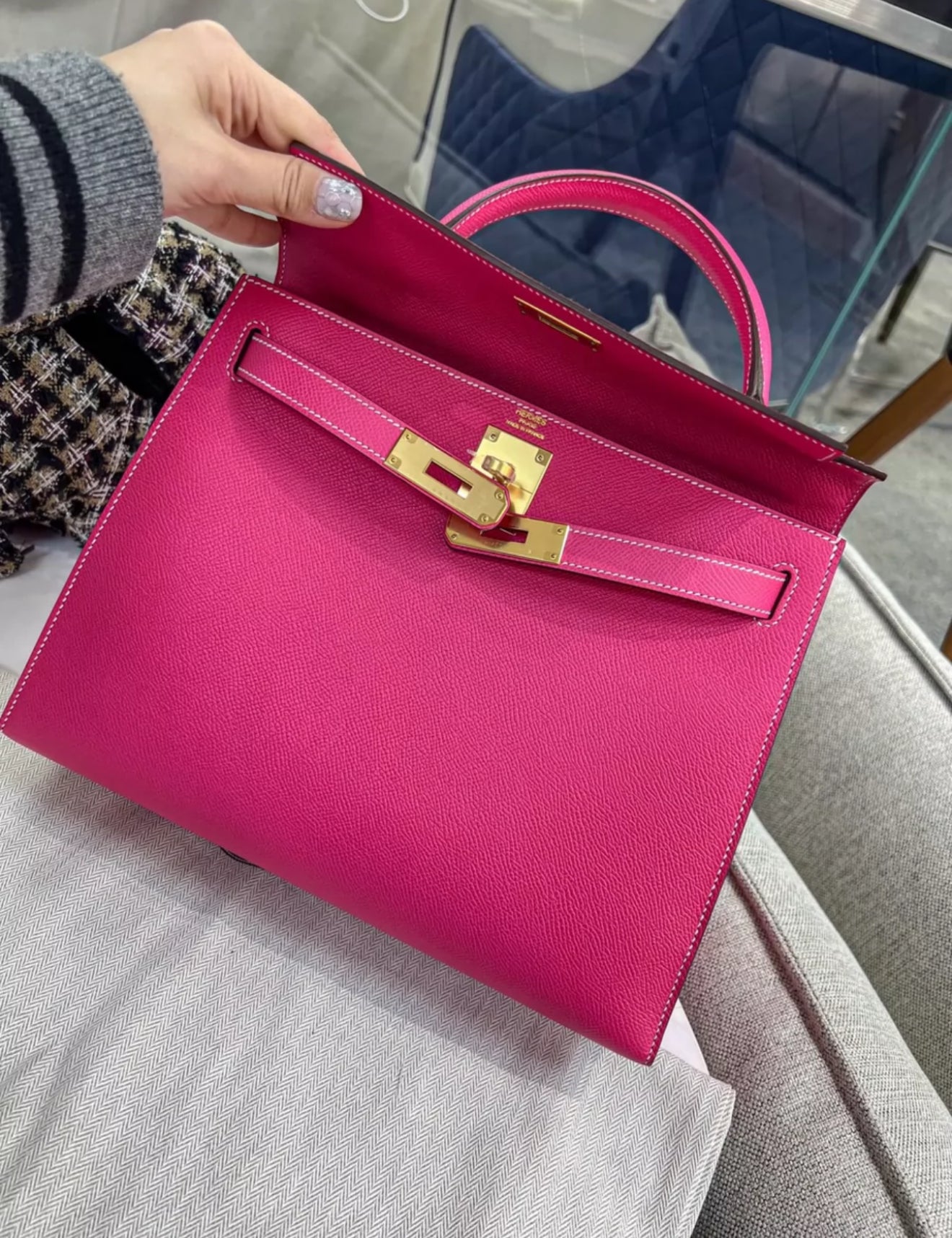 Hermes Kelly 28 Rose Extreme Pink Epsom Leather Gold Hardware