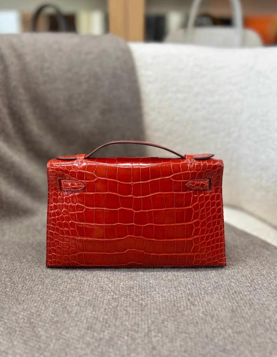 HERMÈS レッドレザーケース　ペンケース　リザード Hermès Kelly Pochette Braise Red Shiny Alligator Palladium