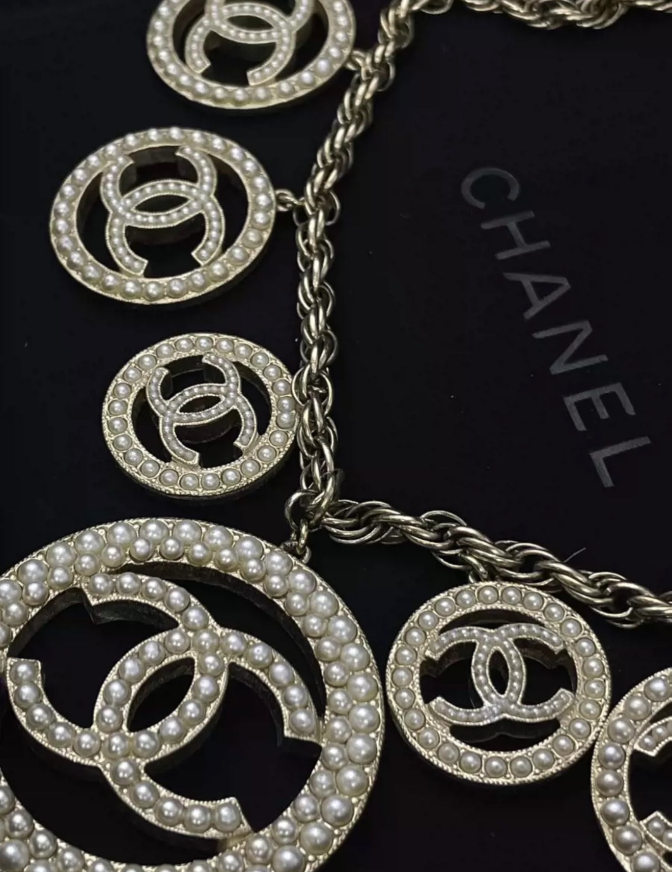 Chanel 17A double CC pearl necklace