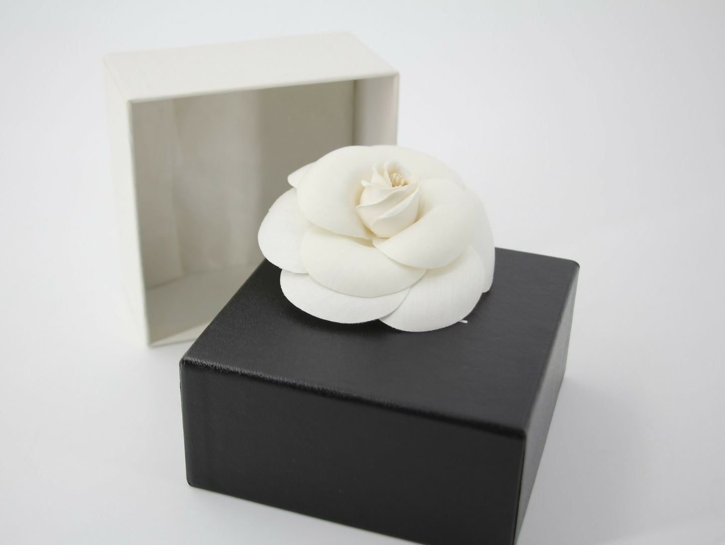 Chanel Vintage 81-85 White Silk Camellia Brooch