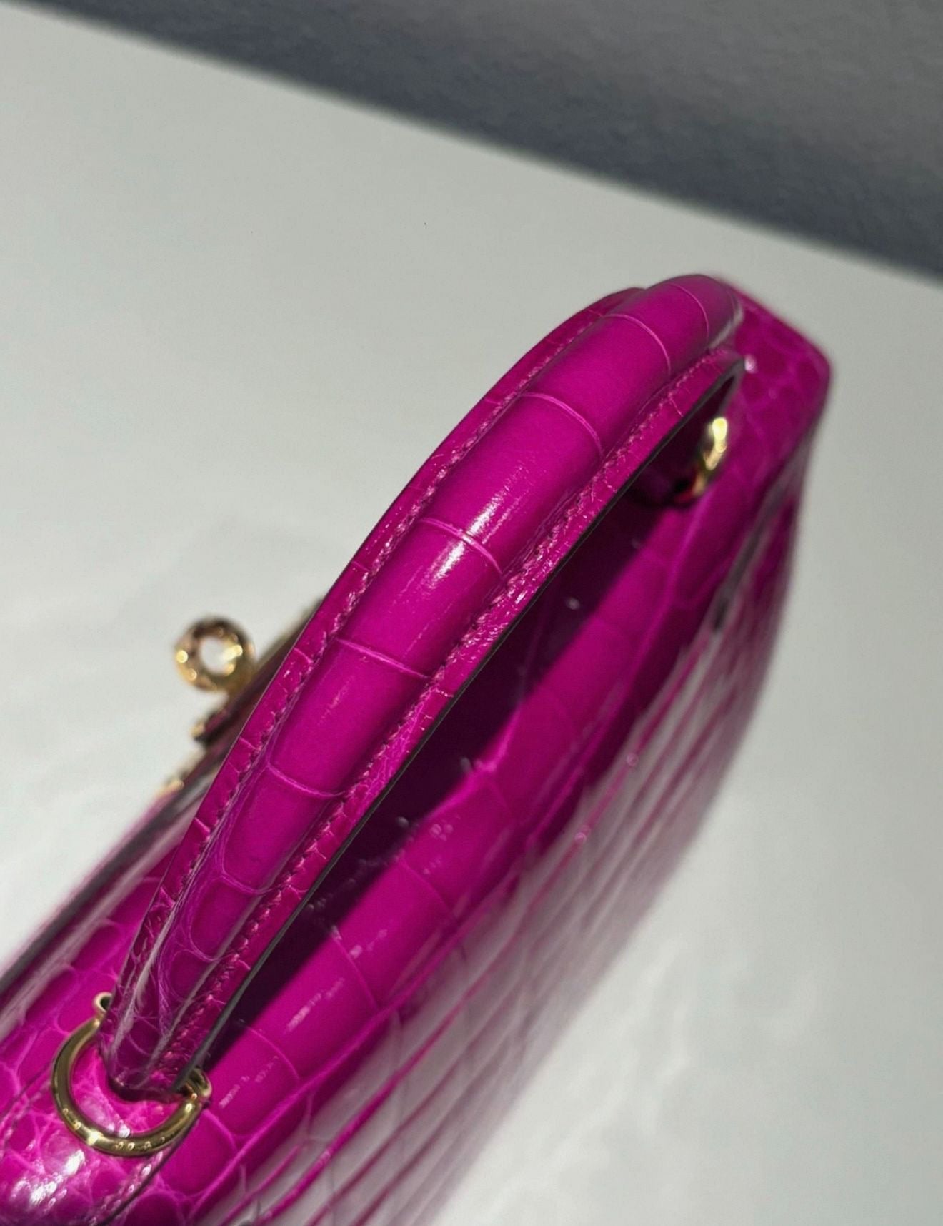 Hermes Kelly 25 Fuchsia 5J shiny crocodile leather gold hardware