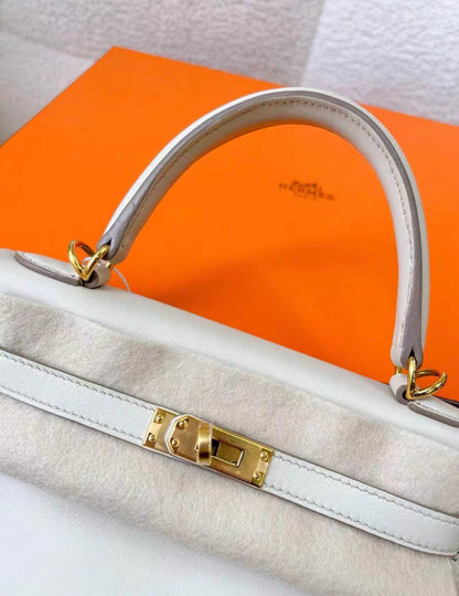 Hermès Kelly Retourne 25 Nata Swift Gold Hardware