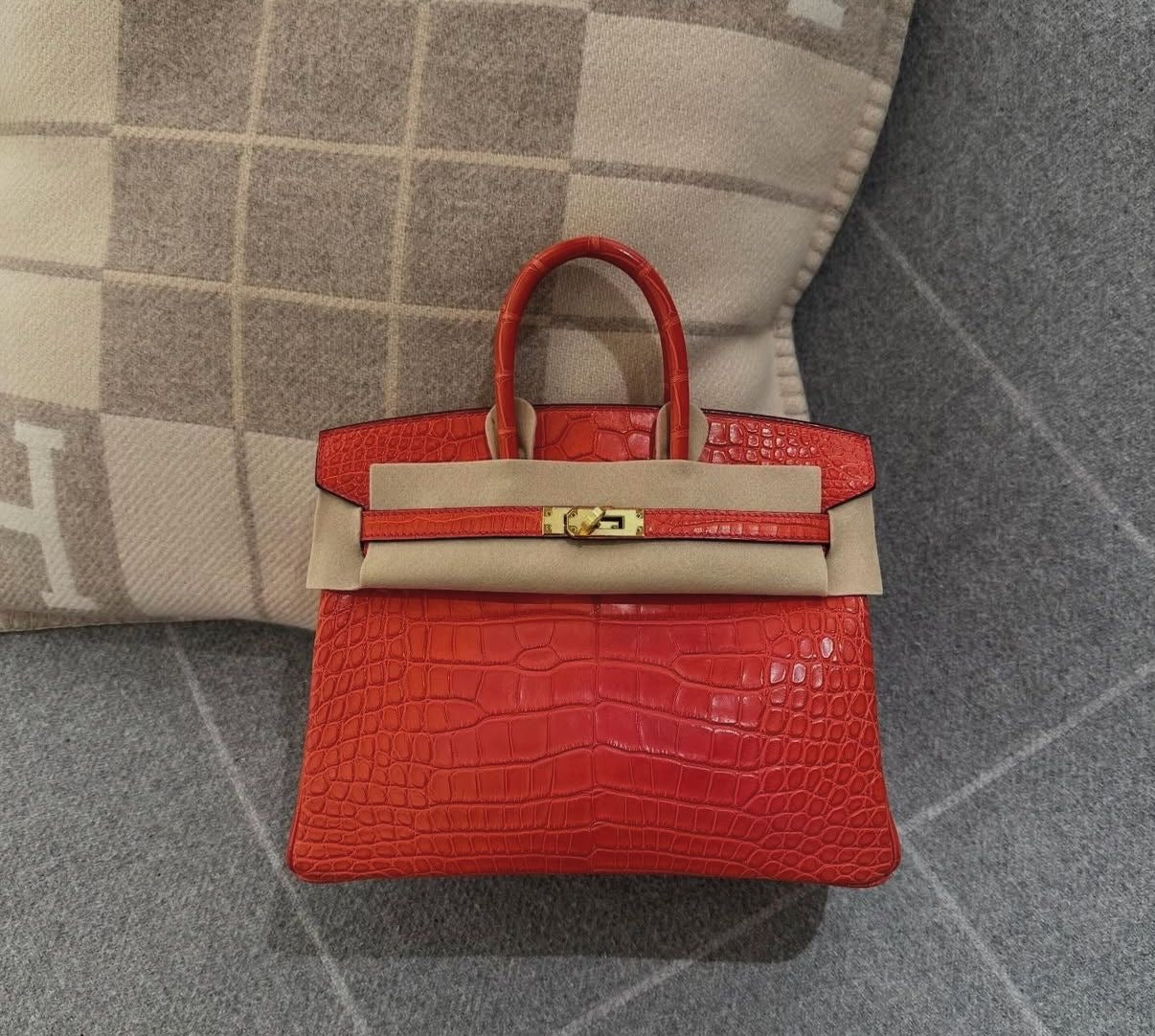 Hermes Birkin 25 Geranium Matte Alligator Gold hardware