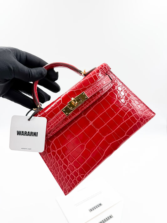 Hermès Mini Kelly 20 Shiny Red Braise Alligator leather with Gold Hardware