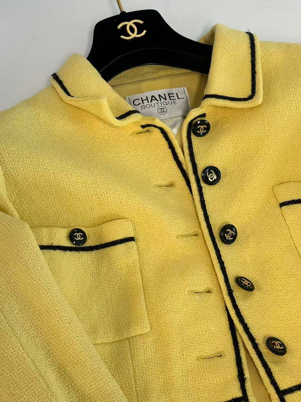 Chanel 1995 yellow jacket Barbie collection – Wararni.com
