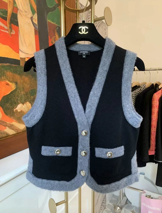 Chanel 21B black & blue vest