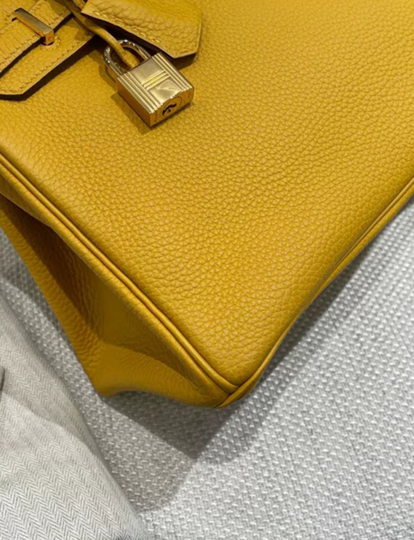 Hermès Birkin 25 Jaune Ambre Togo Leather Gold Hardware