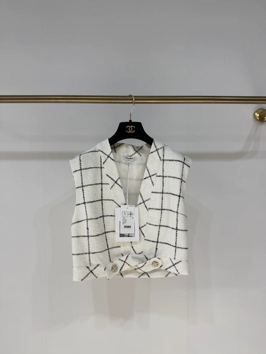 Chanel 19S black and white check short vest jacket