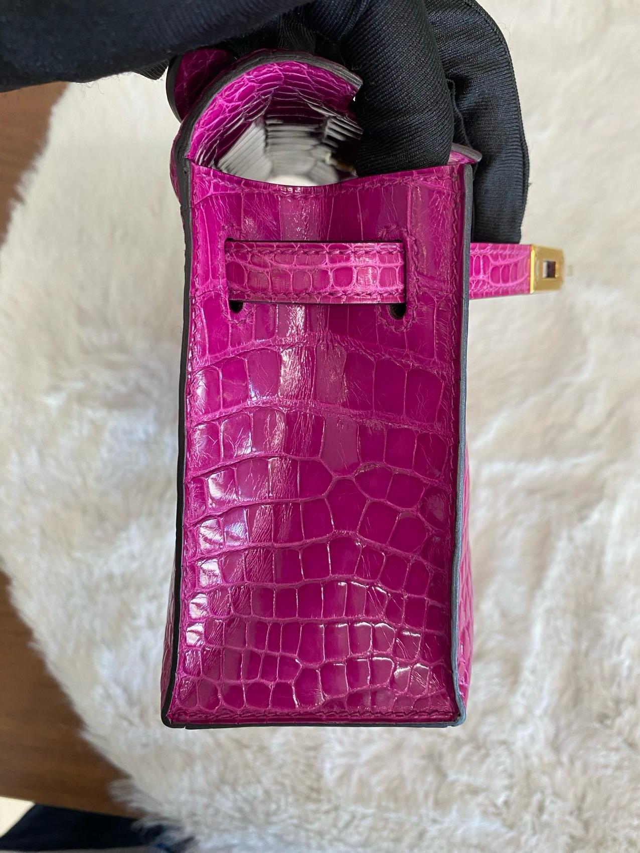 HERMÈS MINI KELLY POCHETTE ROSE SCHEHERAZADE SHINY ALLIGATOR GOLD HARDWARE