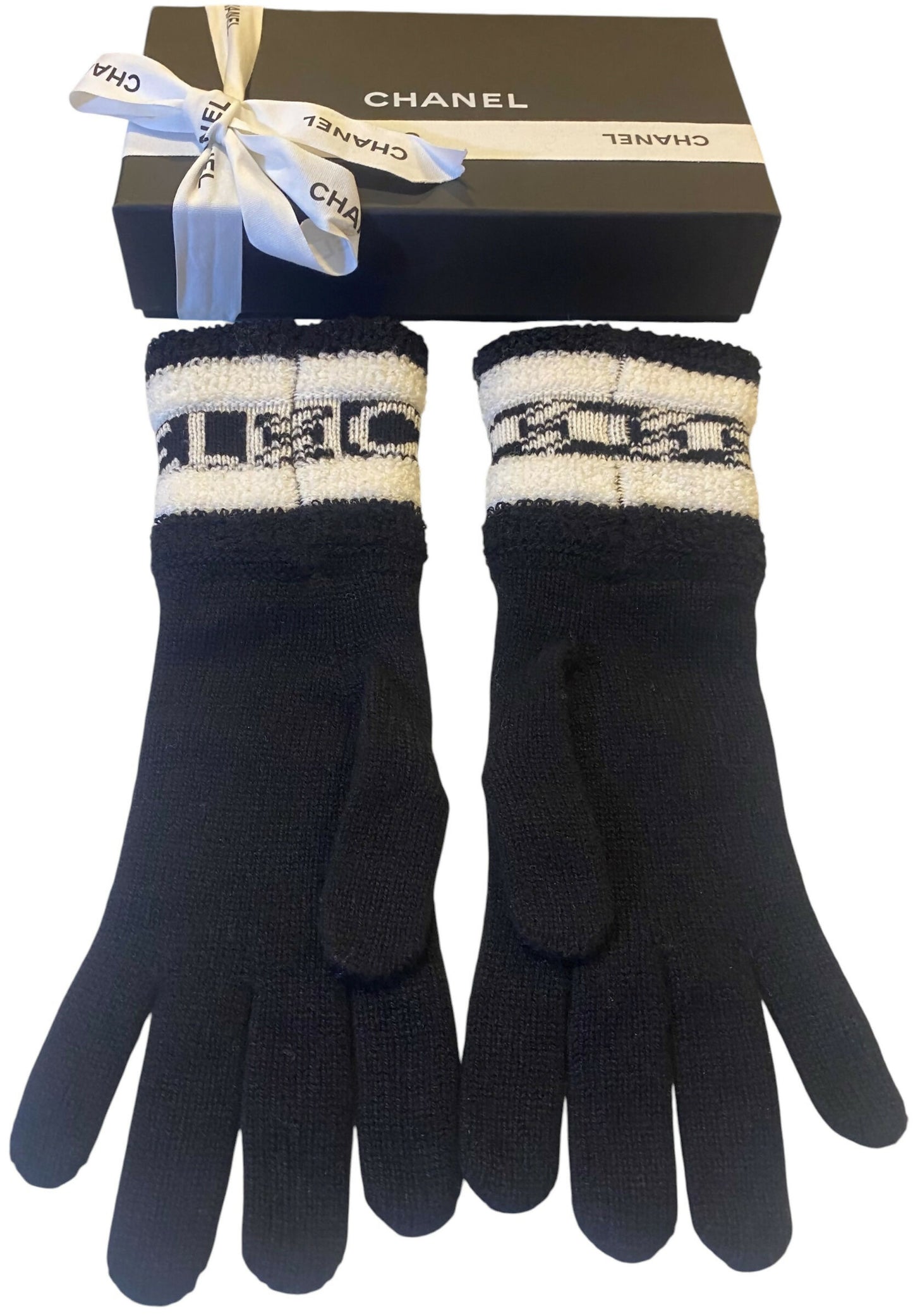 Chanel 20K Limited Edition CC Black Ecru Cashmere Logo Gloves