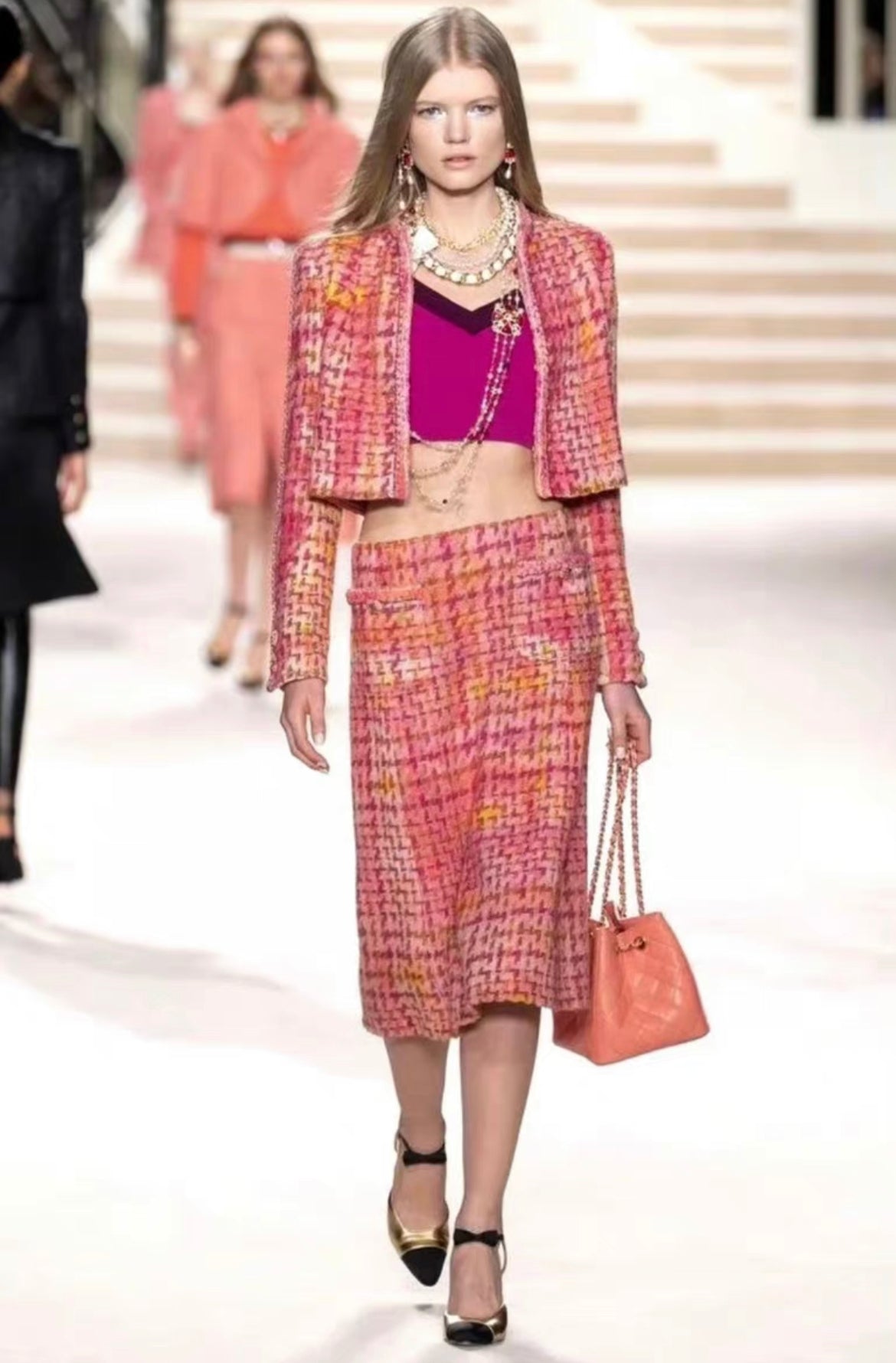 Chanel 20A Pink Tweed Skirt size 36 – Wararni.com