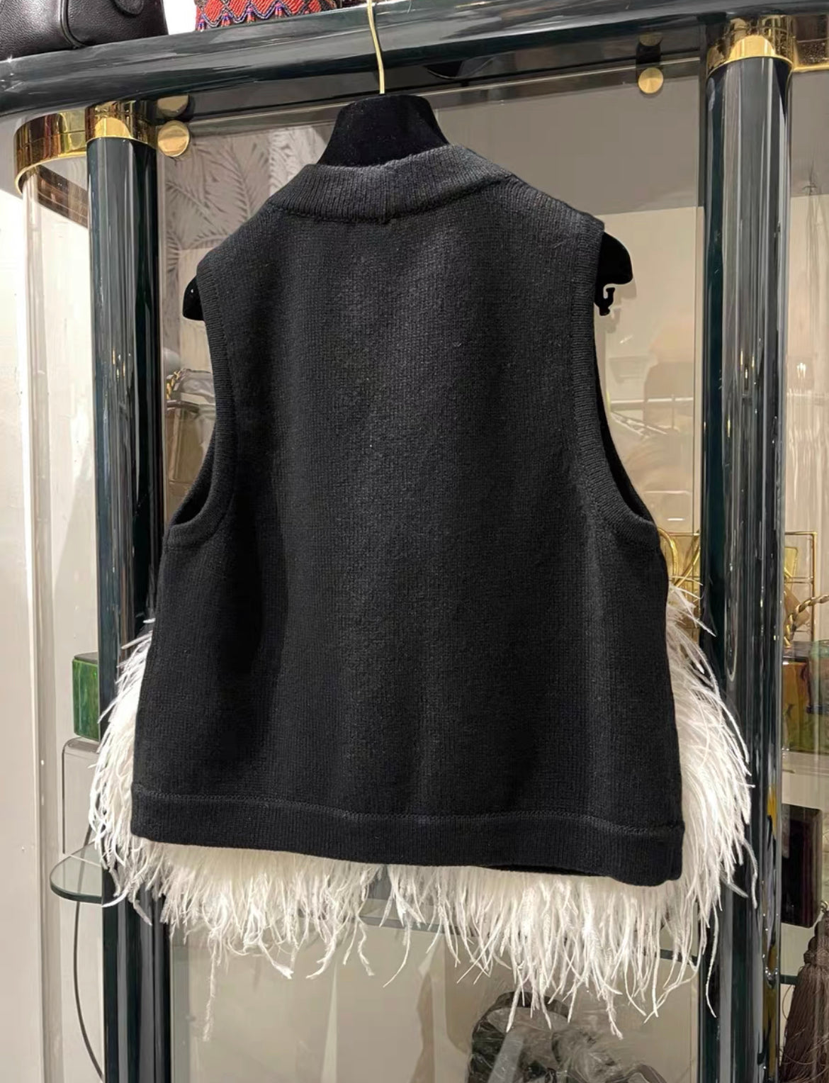 Chanel 23AW Black Cashmere & White Ostrich Feathers Vest size 40