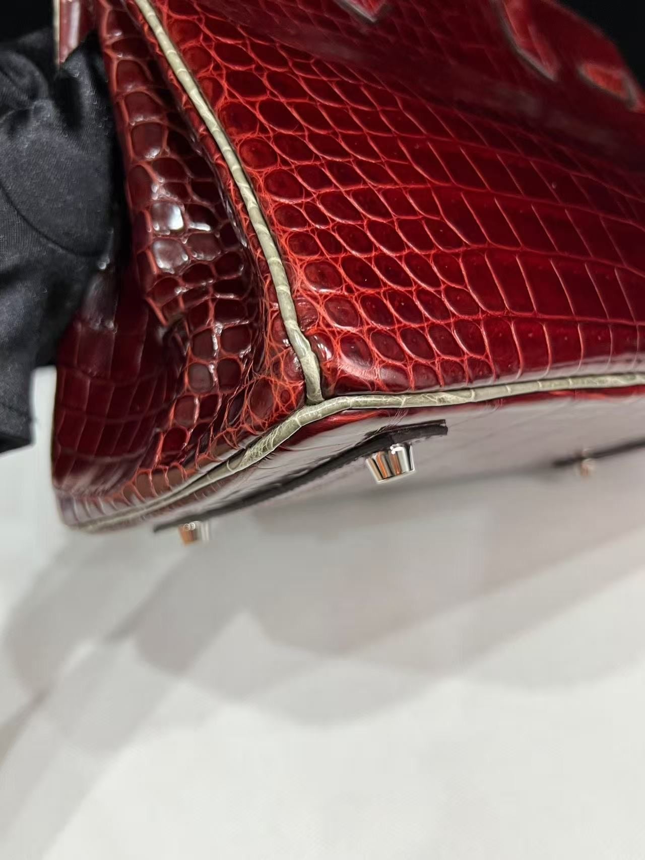 Hermes Birkin 30 Bordeaux Shiny Crocodile Leather Palladium Hardware