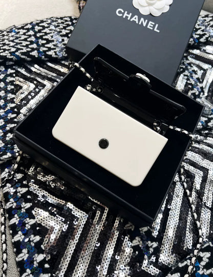 Chanel21 black and white acrylic box minaudière