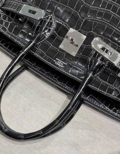 Hermès Birkin 30 Black Matte Alligator with white stitching and Palladium Hardware