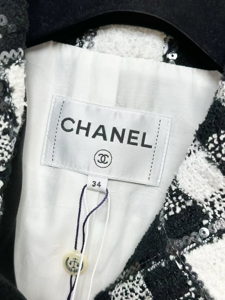 CHANEL 24S black & white tweed jacket