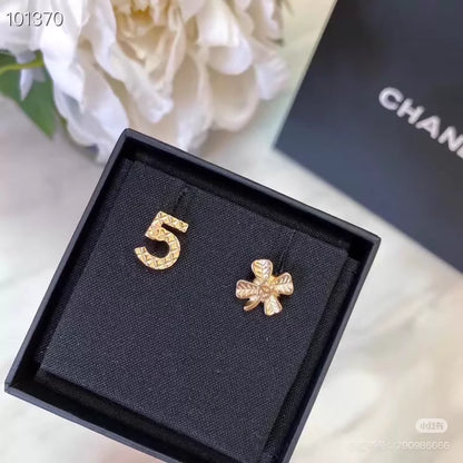Chanel clucky charm n5 gold stud earrings
