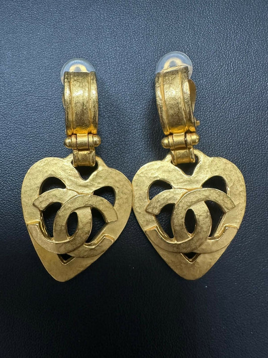 Chanel Vintage 95P Gold-plated Heart-shaped Dangle Clip-on Earrings
