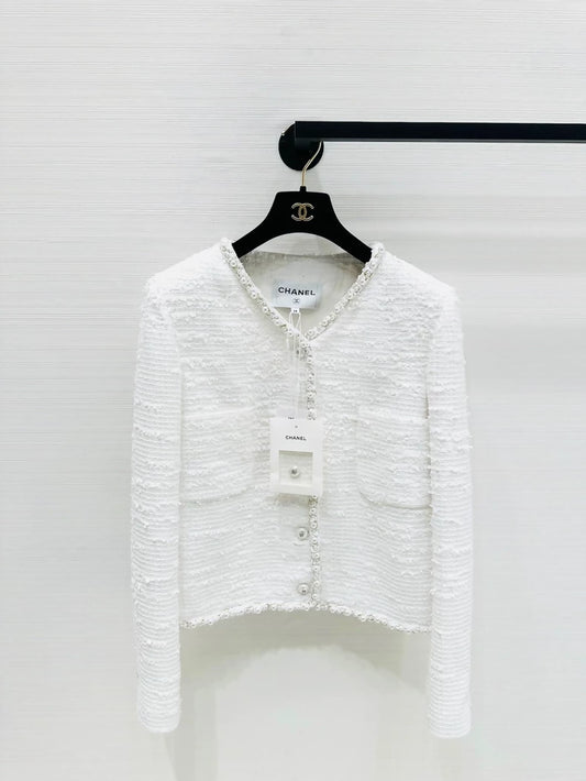 Chanel 25p white tweed jacket