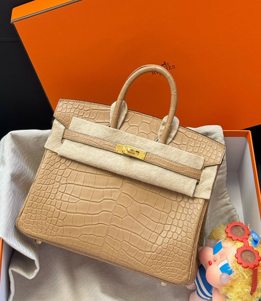 Hermès Birkin 25 Chai Matte Alligator Mississippiensis with Gold Hardware